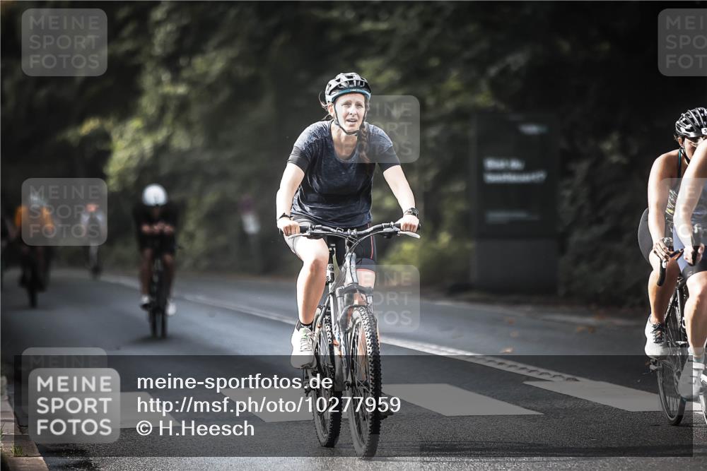 13.09.2026 - Stadtparktriathlon H.Heesch http://msf.ph/oto/10277959 13.09.2026 10:41:12 Radfahren 348, 357, 409, 489, 496, 503 meine-sportfotos.de