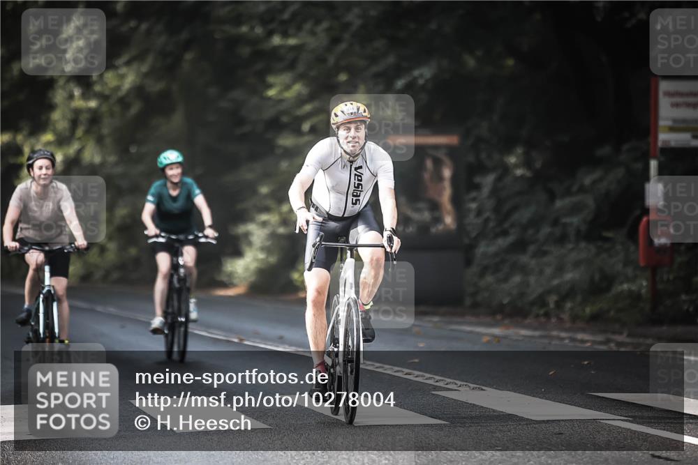 13.09.2026 - Stadtparktriathlon H.Heesch http://msf.ph/oto/10278004 13.09.2026 10:41:19 Radfahren 357, 366, 401, 489, 503, 531 meine-sportfotos.de