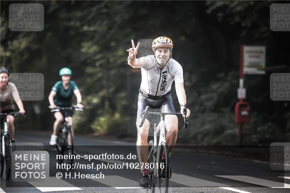 13.09.2026 - Stadtparktriathlon H.Heesch http://msf.ph/oto/10278016 13.09.2026 10:41:20 Radfahren 366, 401, 489, 503, 531 meine-sportfotos.de