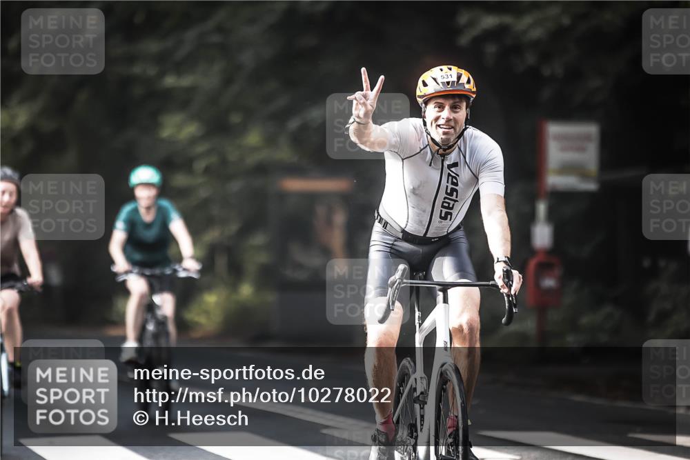 13.09.2026 - Stadtparktriathlon H.Heesch http://msf.ph/oto/10278022 13.09.2026 10:41:20 Radfahren 366, 401, 489, 503, 531 meine-sportfotos.de
