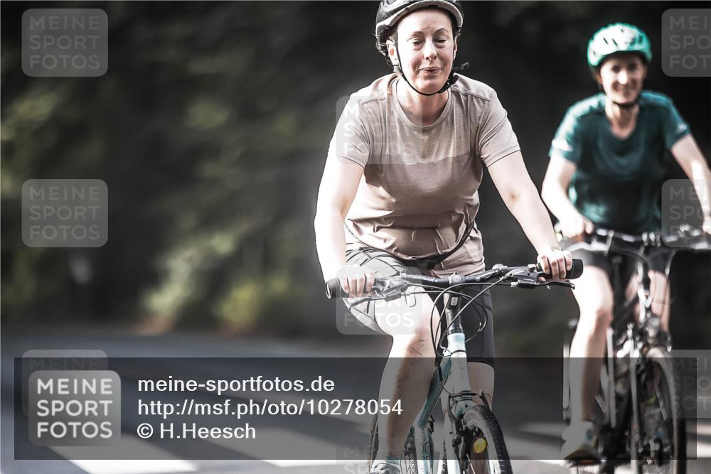 13.09.2026 - Stadtparktriathlon H.Heesch http://msf.ph/oto/10278054 13.09.2026 10:41:22 Radfahren 366, 401, 503, 531 meine-sportfotos.de