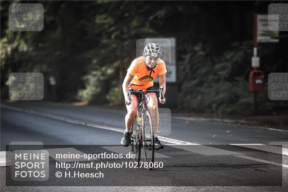13.09.2026 - Stadtparktriathlon H.Heesch http://msf.ph/oto/10278060 13.09.2026 10:41:30 Radfahren 387, 395, 538 meine-sportfotos.de