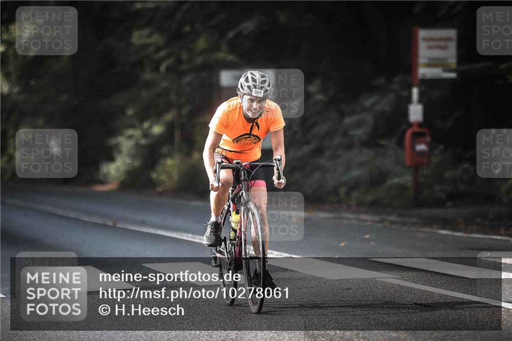 13.09.2026 - Stadtparktriathlon H.Heesch http://msf.ph/oto/10278061 13.09.2026 10:41:30 Radfahren 387, 395, 538 meine-sportfotos.de