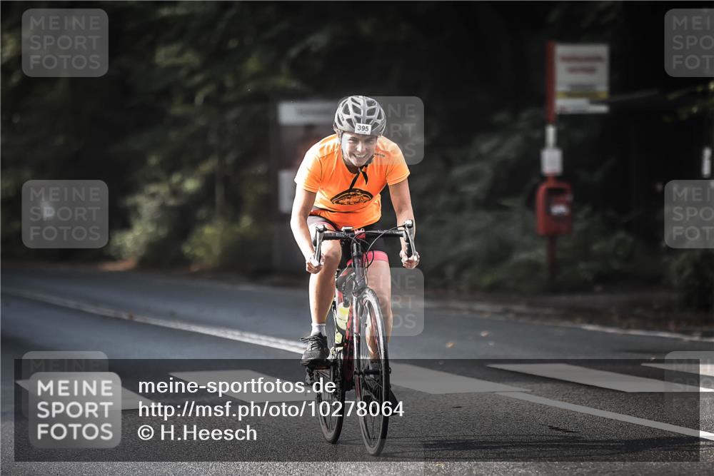 13.09.2026 - Stadtparktriathlon H.Heesch http://msf.ph/oto/10278064 13.09.2026 10:41:30 Radfahren 387, 395, 538 meine-sportfotos.de