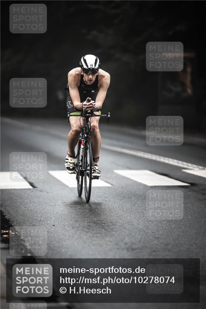 13.09.2026 - Stadtparktriathlon H.Heesch http://msf.ph/oto/10278074 13.09.2026 08:54:05 Radfahren 18, 34, 41 meine-sportfotos.de