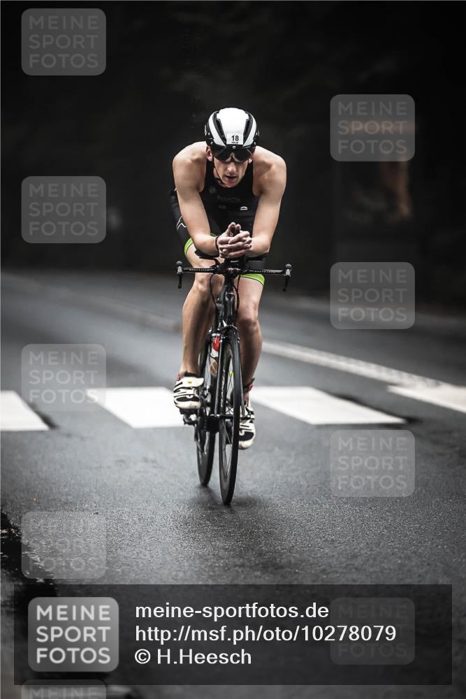 13.09.2026 - Stadtparktriathlon H.Heesch http://msf.ph/oto/10278079 13.09.2026 08:54:05 Radfahren 18, 34, 41 meine-sportfotos.de