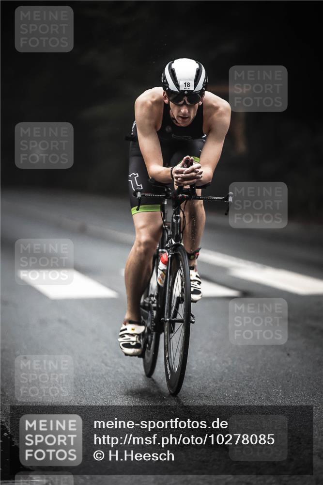 13.09.2026 - Stadtparktriathlon H.Heesch http://msf.ph/oto/10278085 13.09.2026 08:54:05 Radfahren 18, 34, 41 meine-sportfotos.de