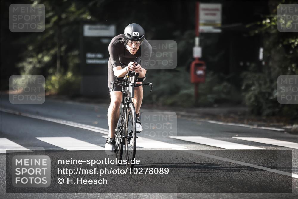 13.09.2026 - Stadtparktriathlon H.Heesch http://msf.ph/oto/10278089 13.09.2026 10:41:35 Radfahren 368, 387, 395, 538, 554 meine-sportfotos.de