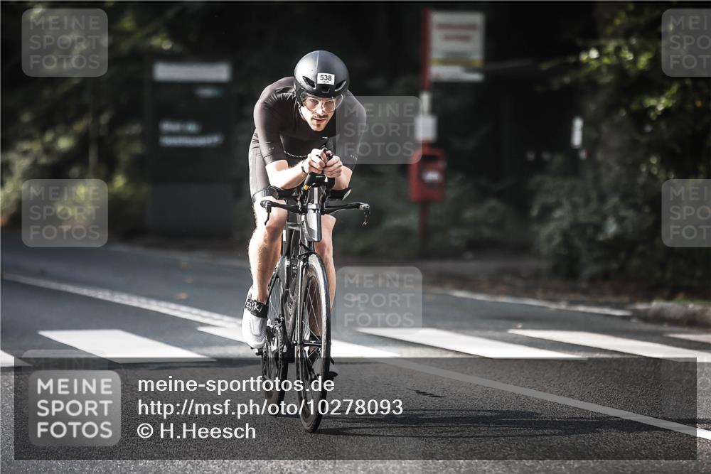 13.09.2026 - Stadtparktriathlon H.Heesch http://msf.ph/oto/10278093 13.09.2026 10:41:35 Radfahren 368, 387, 395, 538, 554 meine-sportfotos.de