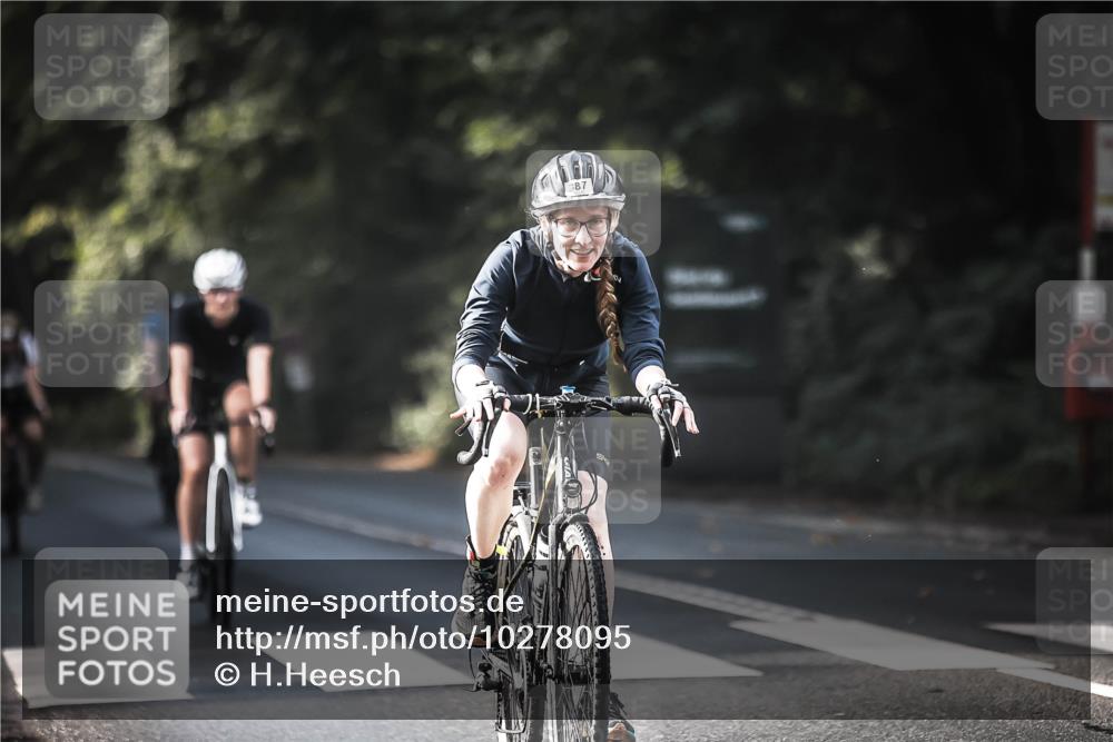 13.09.2026 - Stadtparktriathlon H.Heesch http://msf.ph/oto/10278095 13.09.2026 10:41:36 Radfahren 368, 387, 395, 431, 538, 554, 586 meine-sportfotos.de