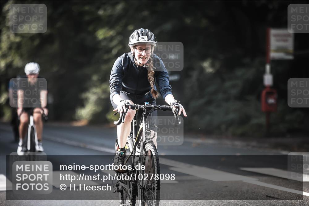 13.09.2026 - Stadtparktriathlon H.Heesch http://msf.ph/oto/10278098 13.09.2026 10:41:36 Radfahren 368, 387, 395, 431, 538, 554, 586 meine-sportfotos.de