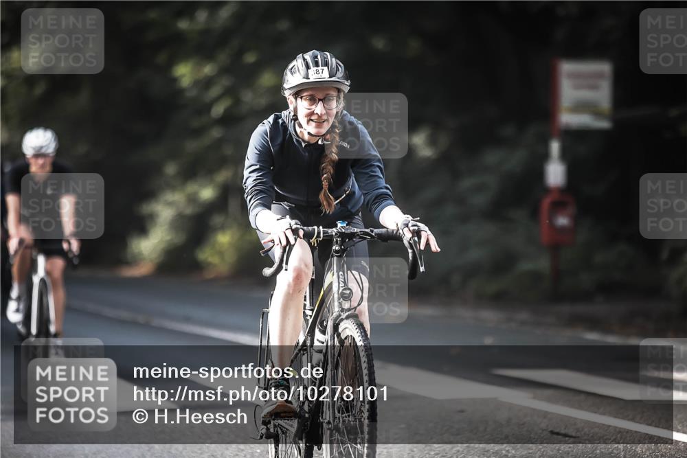 13.09.2026 - Stadtparktriathlon H.Heesch http://msf.ph/oto/10278101 13.09.2026 10:41:36 Radfahren 368, 387, 395, 431, 538, 554, 586 meine-sportfotos.de