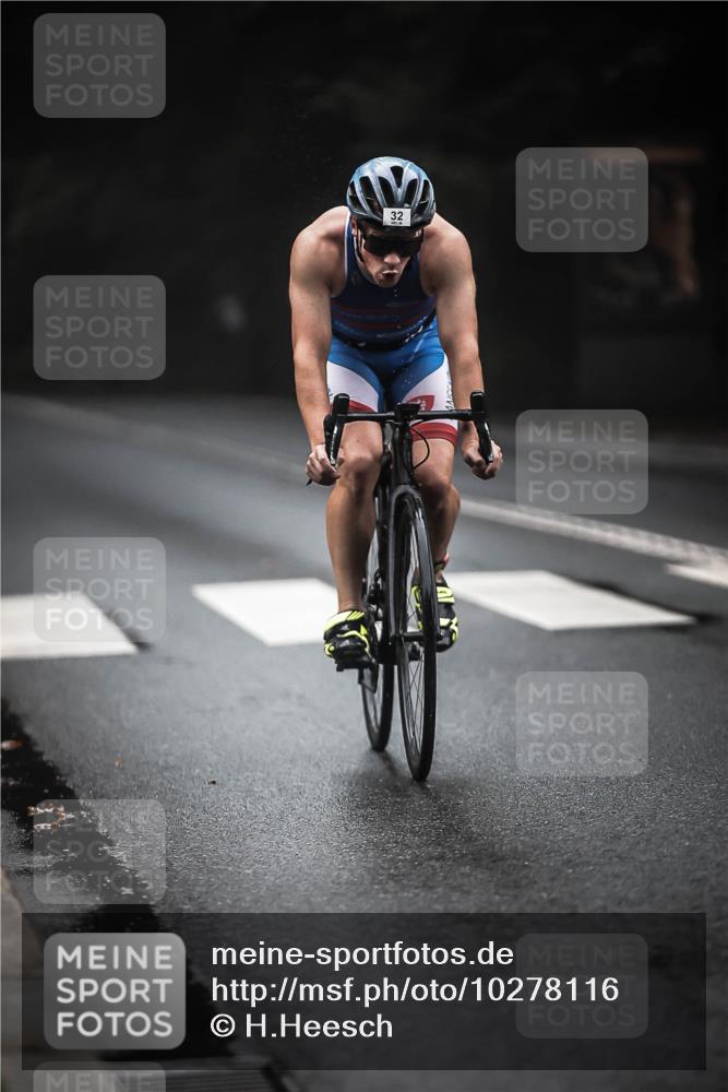 13.09.2026 - Stadtparktriathlon H.Heesch http://msf.ph/oto/10278116 13.09.2026 08:54:34 Radfahren 32, 52, 61 meine-sportfotos.de