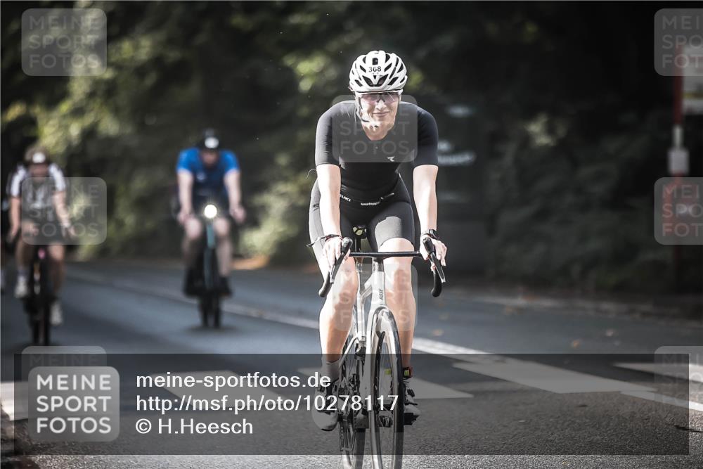13.09.2026 - Stadtparktriathlon H.Heesch http://msf.ph/oto/10278117 13.09.2026 10:41:38 Radfahren 368, 387, 431, 478, 538, 554, 586 meine-sportfotos.de