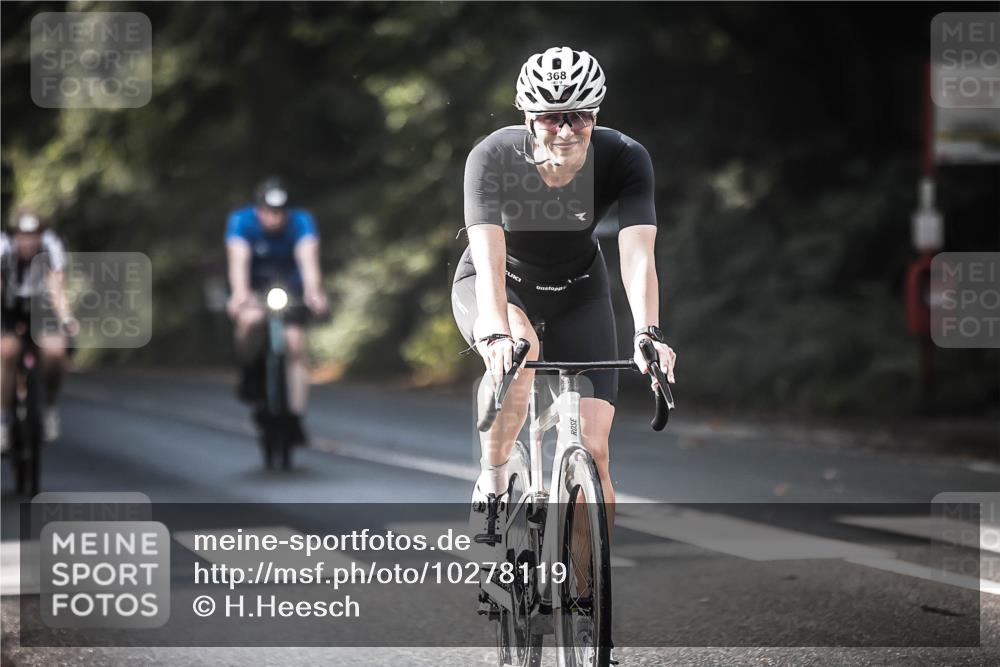 13.09.2026 - Stadtparktriathlon H.Heesch http://msf.ph/oto/10278119 13.09.2026 10:41:38 Radfahren 368, 387, 431, 478, 538, 554, 586 meine-sportfotos.de