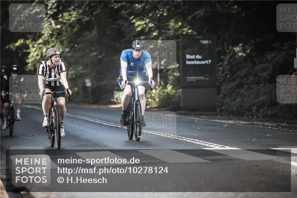 13.09.2026 - Stadtparktriathlon H.Heesch http://msf.ph/oto/10278124 13.09.2026 10:41:38 Radfahren 368, 387, 431, 478, 538, 554, 586 meine-sportfotos.de