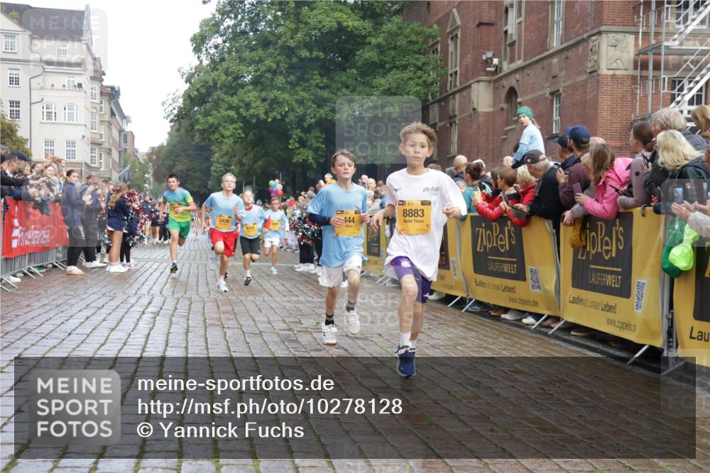 13.09.2026 - Kiel Lauf Yannick Fuchs http://msf.ph/oto/10278128 13.09.2026 08:51:08 Ziel 496, 1238, 1724, 2343, 10463, 10970, 11688, 497, 2125, 2443, 3106, 5792, 5959, 7511, 9612, 10957, 10987, 444, 909, 3683, 4159, 4741, 5010, 5211, 5439, 7033, 8657, 8883, 9379, 9929, 2443, 7511, 10359 meine-sportfotos.de