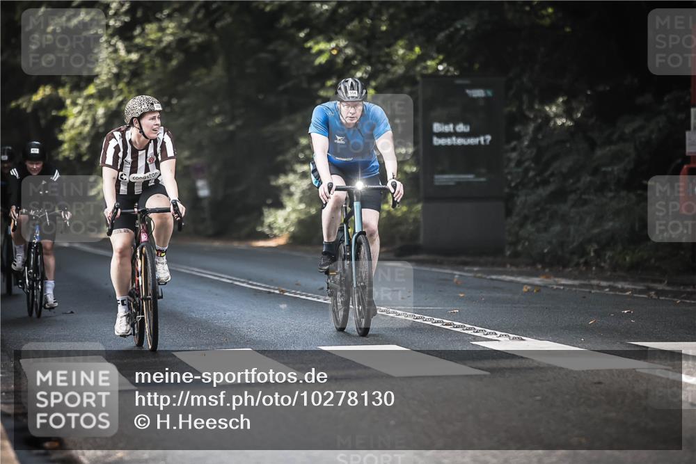 13.09.2026 - Stadtparktriathlon H.Heesch http://msf.ph/oto/10278130 13.09.2026 10:41:39 Radfahren 368, 387, 431, 478, 538, 554, 586 meine-sportfotos.de