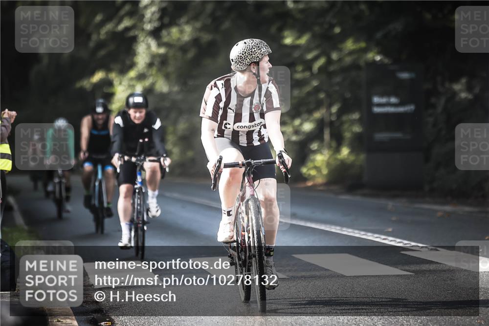 13.09.2026 - Stadtparktriathlon H.Heesch http://msf.ph/oto/10278132 13.09.2026 10:41:40 Radfahren 368, 387, 431, 478, 538, 554, 586 meine-sportfotos.de
