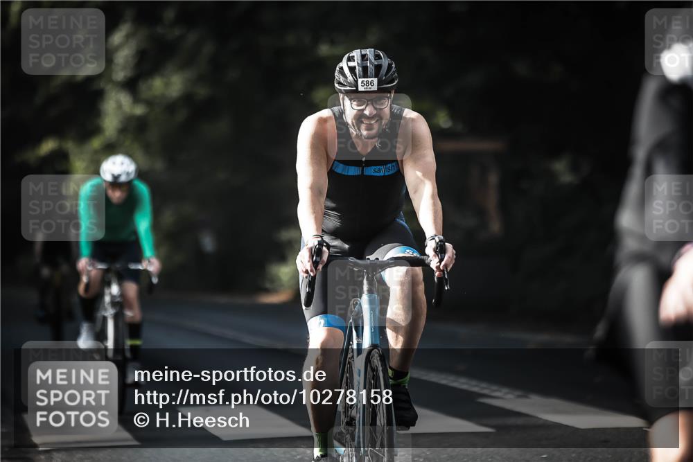 13.09.2026 - Stadtparktriathlon H.Heesch http://msf.ph/oto/10278158 13.09.2026 10:41:42 Radfahren 368, 387, 431, 478, 554, 583, 586 meine-sportfotos.de