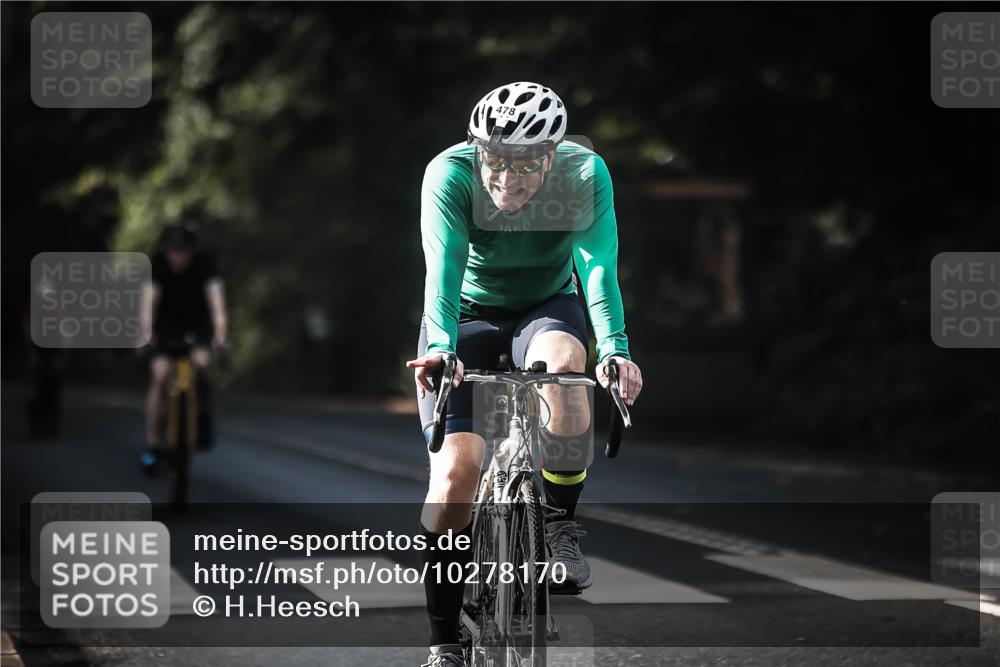 13.09.2026 - Stadtparktriathlon H.Heesch http://msf.ph/oto/10278170 13.09.2026 10:41:44 Radfahren 431, 478, 554, 583, 586 meine-sportfotos.de