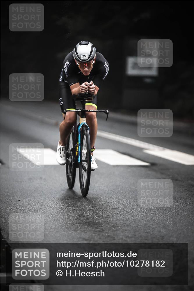 13.09.2026 - Stadtparktriathlon H.Heesch http://msf.ph/oto/10278182 13.09.2026 08:54:43 Radfahren 25, 61, 75 meine-sportfotos.de
