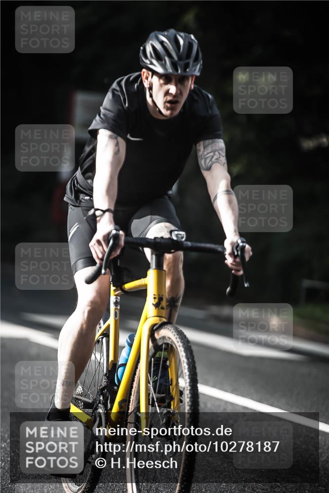 13.09.2026 - Stadtparktriathlon H.Heesch http://msf.ph/oto/10278187 13.09.2026 10:41:47 Radfahren 431, 478, 583, 586 meine-sportfotos.de