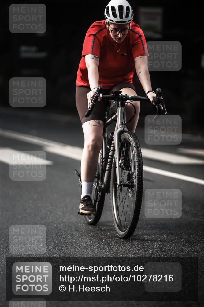 13.09.2026 - Stadtparktriathlon H.Heesch http://msf.ph/oto/10278216 13.09.2026 10:41:53 Radfahren 283, 510, 562, 583 meine-sportfotos.de