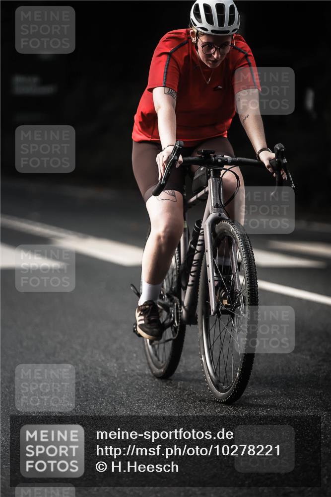13.09.2026 - Stadtparktriathlon H.Heesch http://msf.ph/oto/10278221 13.09.2026 10:41:53 Radfahren 283, 510, 562, 583 meine-sportfotos.de