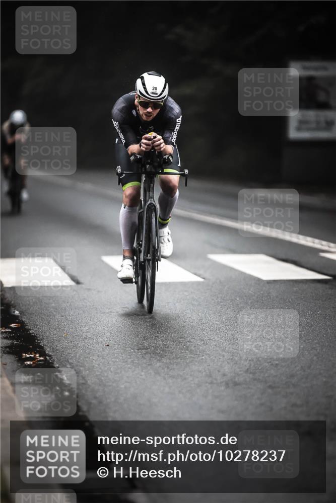 13.09.2026 - Stadtparktriathlon H.Heesch http://msf.ph/oto/10278237 13.09.2026 08:55:15 Radfahren 20, 39, 49 meine-sportfotos.de