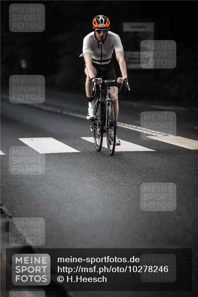 13.09.2026 - Stadtparktriathlon H.Heesch http://msf.ph/oto/10278246 13.09.2026 10:41:58 Radfahren 283, 471, 510, 562 meine-sportfotos.de