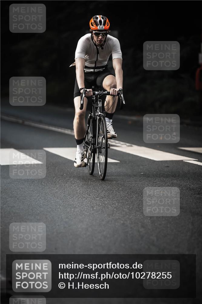 13.09.2026 - Stadtparktriathlon H.Heesch http://msf.ph/oto/10278255 13.09.2026 10:41:58 Radfahren 283, 471, 510, 562 meine-sportfotos.de