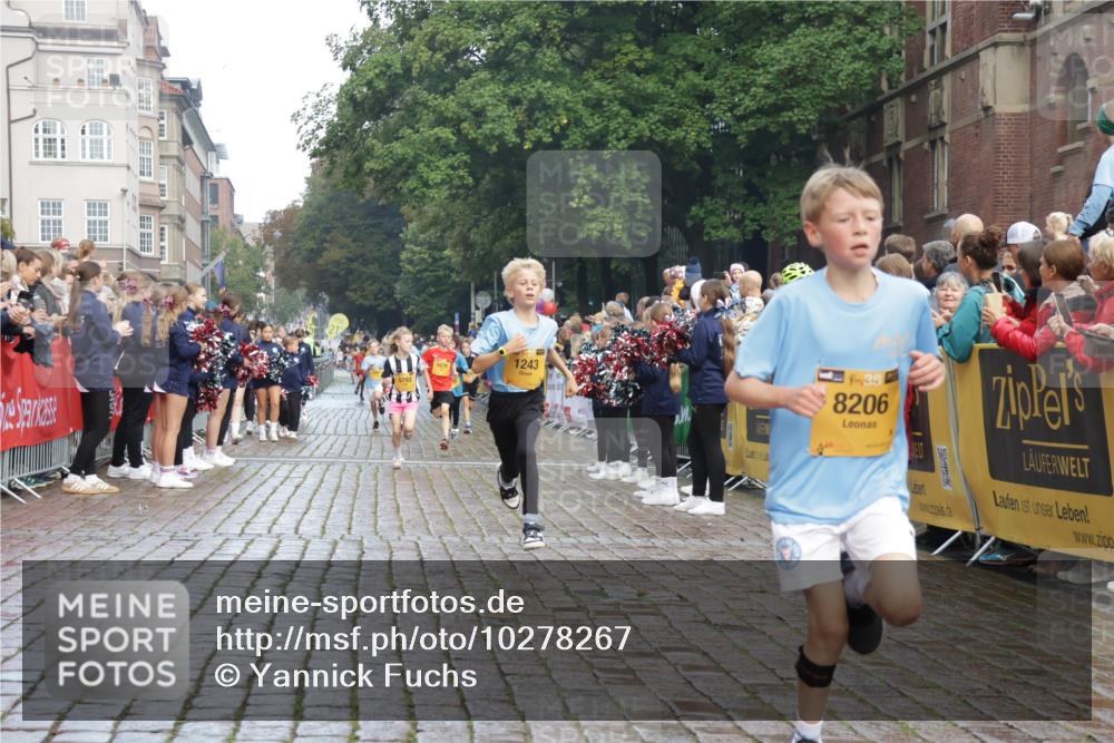 13.09.2026 - Kiel Lauf Yannick Fuchs http://msf.ph/oto/10278267 13.09.2026 08:51:14 Ziel 1238, 1724, 4159, 5010, 7033, 10463, 10970, 11688, 496, 497, 2125, 2343, 3106, 5792, 5959, 9612, 10957, 10987, 444, 909, 1243, 3683, 4741, 5211, 5439, 5906, 6699, 8206, 8657, 8883, 9379, 9929, 2443, 5792, 7511 meine-sportfotos.de