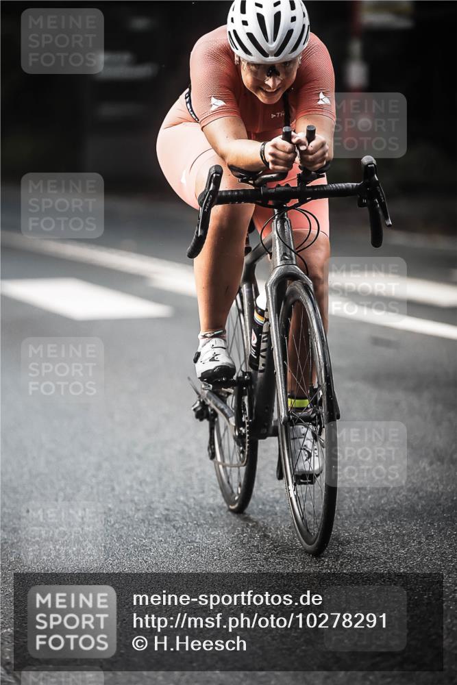 13.09.2026 - Stadtparktriathlon H.Heesch http://msf.ph/oto/10278291 13.09.2026 10:42:06 Radfahren 421, 447, 471, 513 meine-sportfotos.de