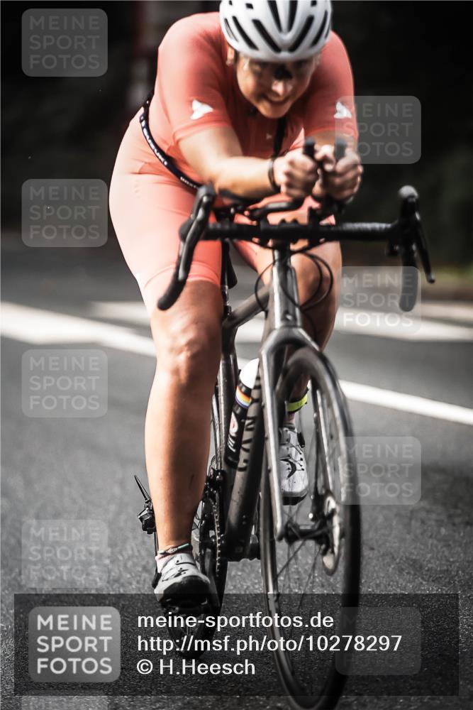 13.09.2026 - Stadtparktriathlon H.Heesch http://msf.ph/oto/10278297 13.09.2026 10:42:06 Radfahren 421, 447, 471, 513 meine-sportfotos.de