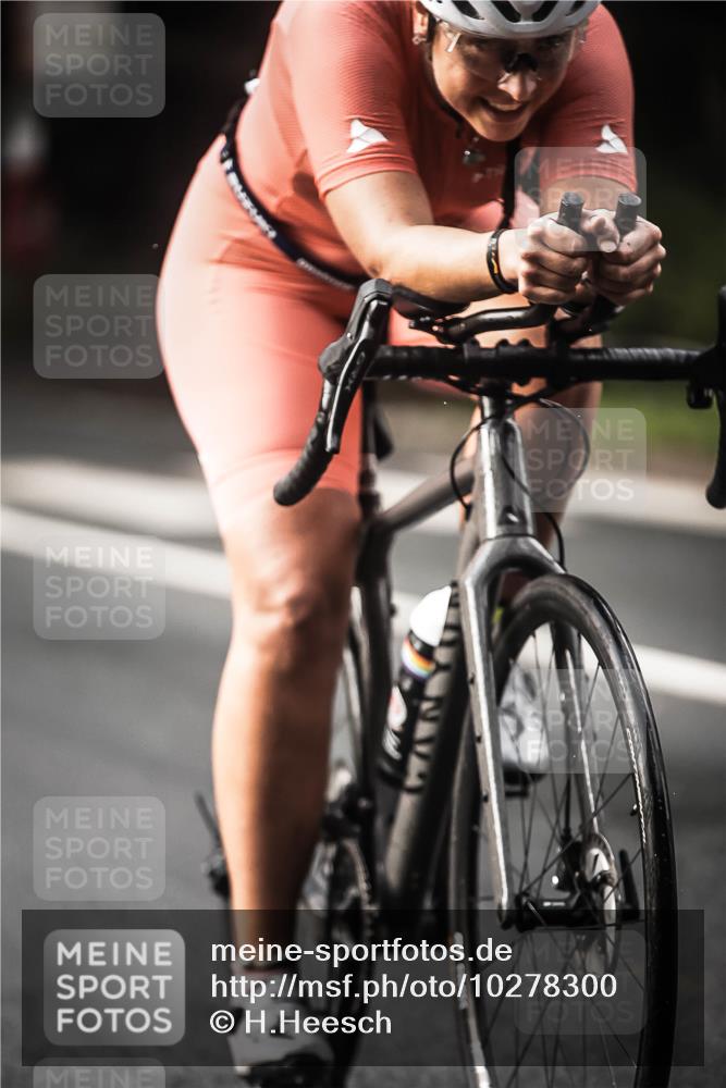 13.09.2026 - Stadtparktriathlon H.Heesch http://msf.ph/oto/10278300 13.09.2026 10:42:07 Radfahren 421, 447, 471, 513 meine-sportfotos.de