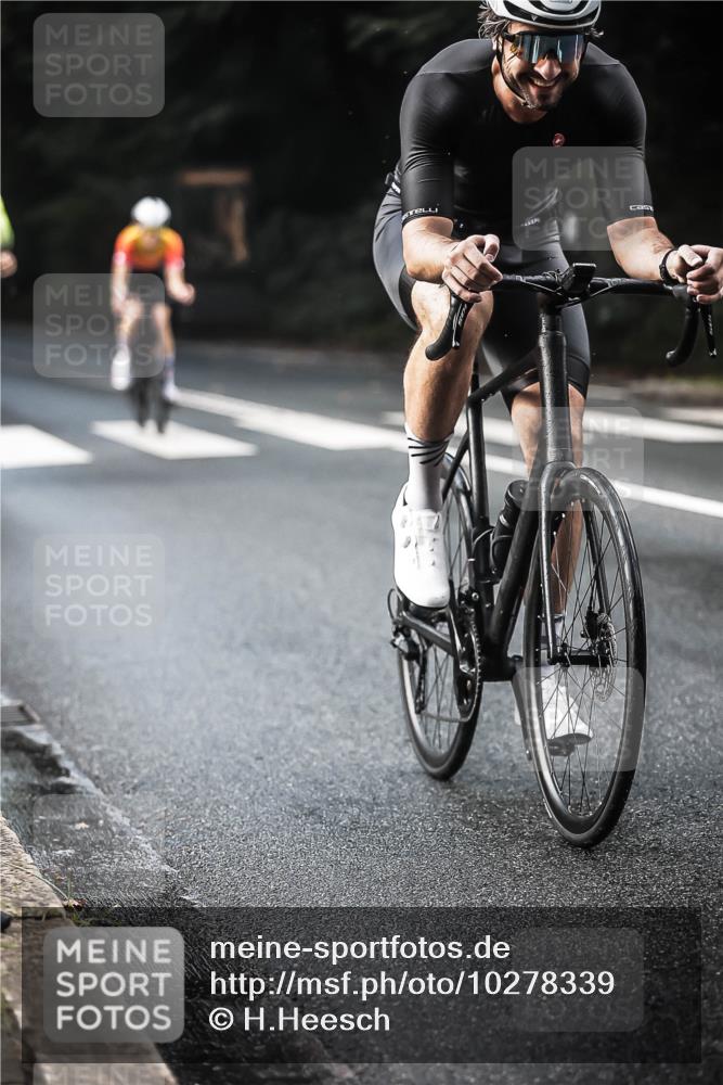 13.09.2026 - Stadtparktriathlon H.Heesch http://msf.ph/oto/10278339 13.09.2026 10:42:13 Radfahren 359, 371, 399, 421, 513, 530 meine-sportfotos.de