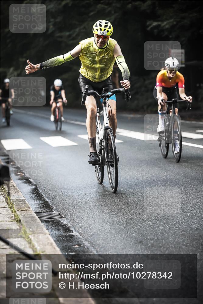 13.09.2026 - Stadtparktriathlon H.Heesch http://msf.ph/oto/10278342 13.09.2026 10:42:14 Radfahren 359, 371, 399, 421, 513, 530 meine-sportfotos.de