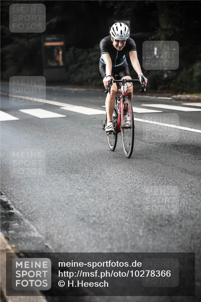 13.09.2026 - Stadtparktriathlon H.Heesch http://msf.ph/oto/10278366 13.09.2026 10:42:16 Radfahren 307, 359, 371, 399, 513, 530 meine-sportfotos.de