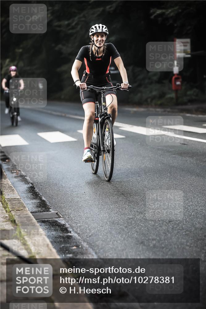 13.09.2026 - Stadtparktriathlon H.Heesch http://msf.ph/oto/10278381 13.09.2026 10:42:18 Radfahren 307, 359, 371, 399, 513, 530 meine-sportfotos.de