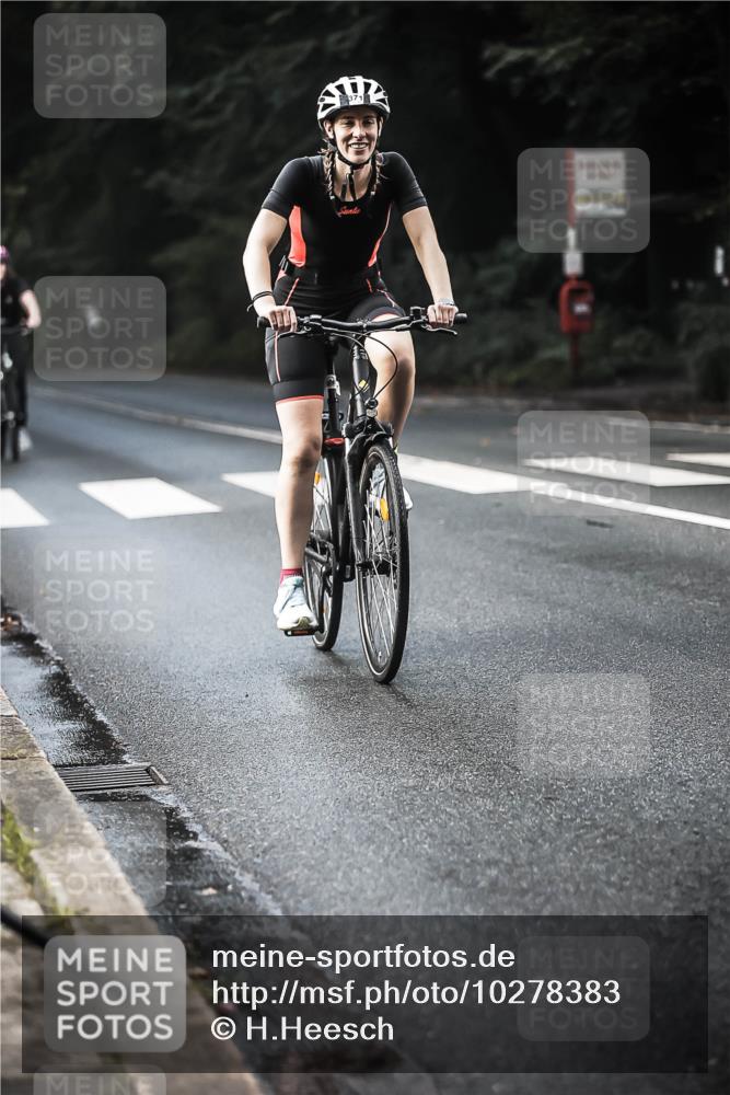 13.09.2026 - Stadtparktriathlon H.Heesch http://msf.ph/oto/10278383 13.09.2026 10:42:18 Radfahren 307, 359, 371, 399, 513, 530 meine-sportfotos.de