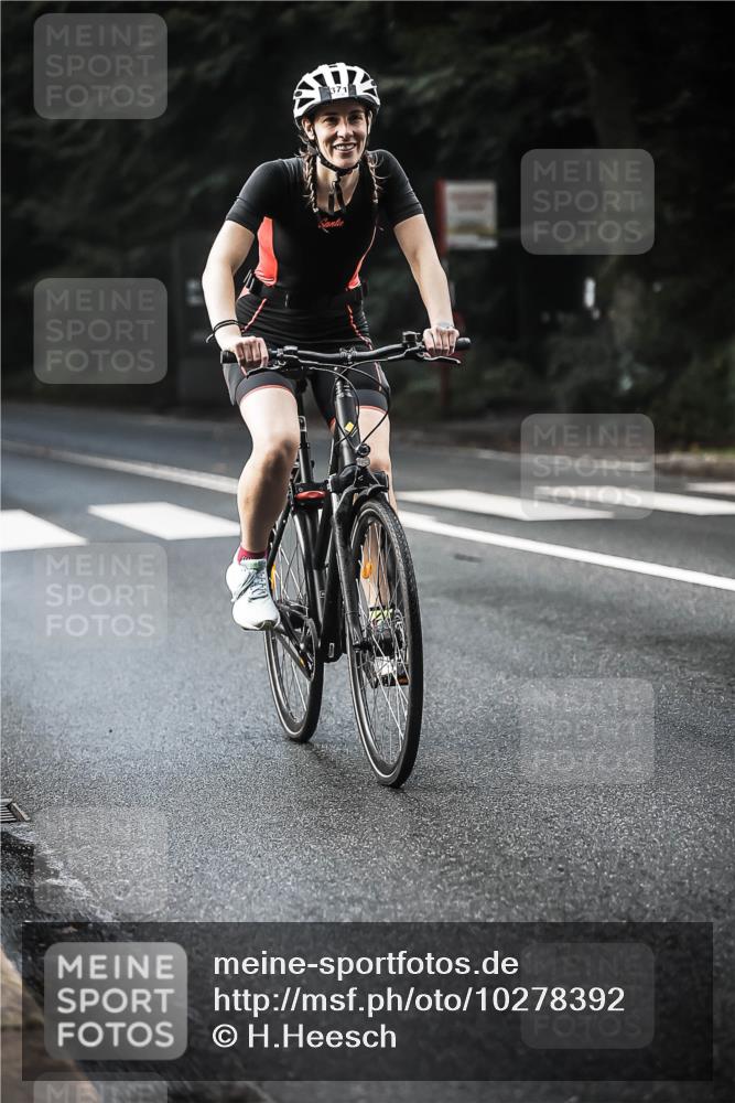 13.09.2026 - Stadtparktriathlon H.Heesch http://msf.ph/oto/10278392 13.09.2026 10:42:18 Radfahren 307, 359, 371, 399, 513, 530 meine-sportfotos.de