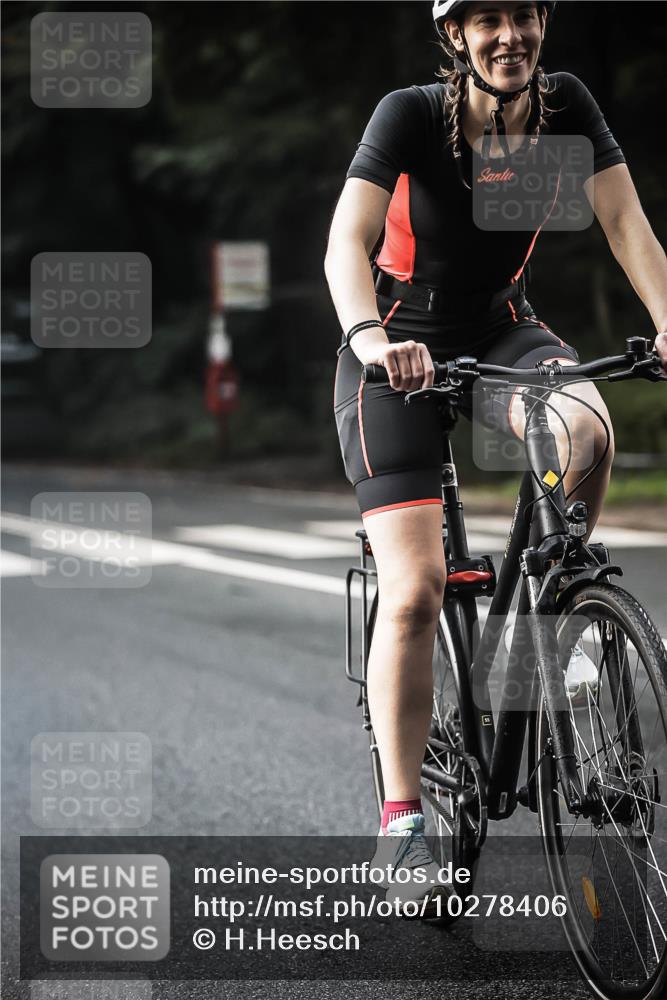13.09.2026 - Stadtparktriathlon H.Heesch http://msf.ph/oto/10278406 13.09.2026 10:42:19 Radfahren 307, 359, 371, 399, 530 meine-sportfotos.de