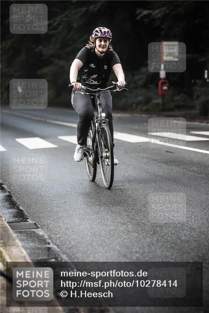 13.09.2026 - Stadtparktriathlon H.Heesch http://msf.ph/oto/10278414 13.09.2026 10:42:21 Radfahren 307, 371, 375, 399 meine-sportfotos.de