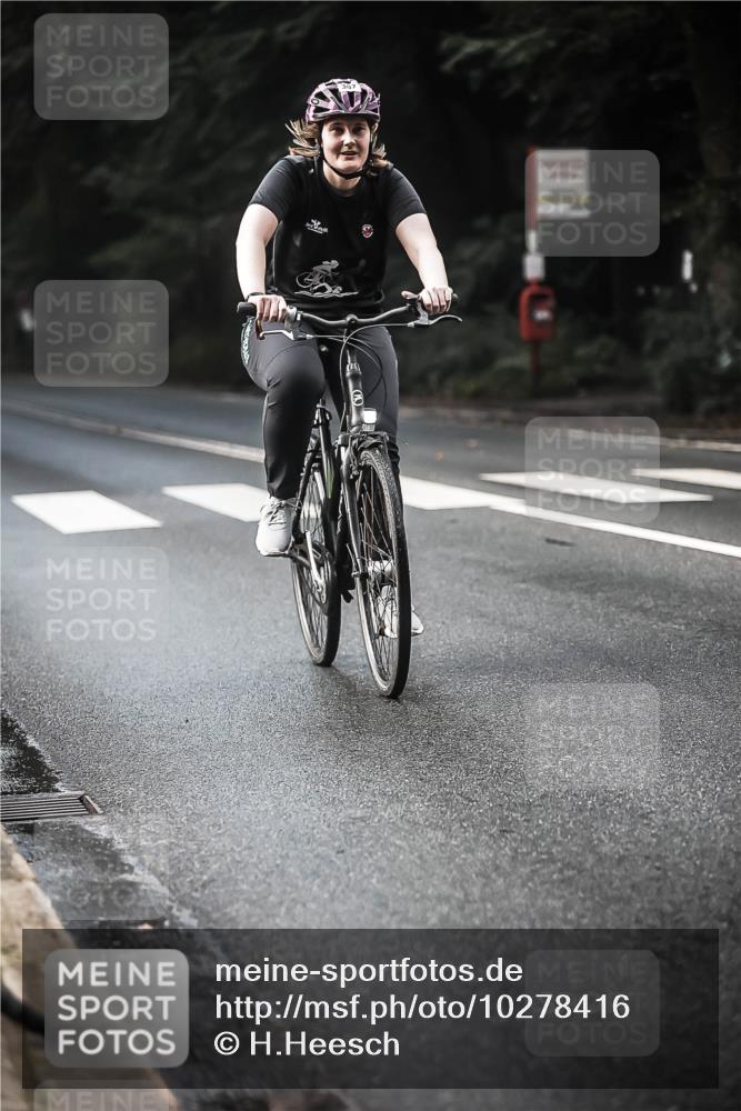 13.09.2026 - Stadtparktriathlon H.Heesch http://msf.ph/oto/10278416 13.09.2026 10:42:21 Radfahren 307, 371, 375, 399 meine-sportfotos.de