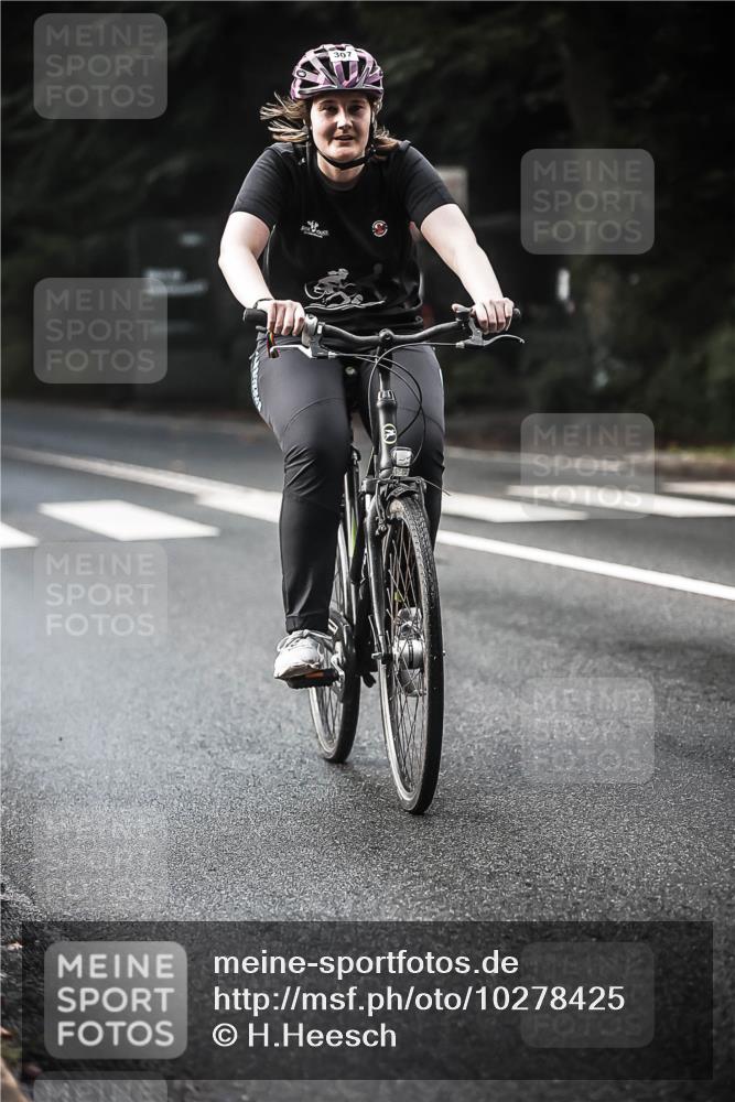 13.09.2026 - Stadtparktriathlon H.Heesch http://msf.ph/oto/10278425 13.09.2026 10:42:21 Radfahren 307, 371, 375, 399 meine-sportfotos.de