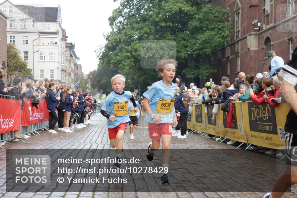 13.09.2026 - Kiel Lauf Yannick Fuchs http://msf.ph/oto/10278429 13.09.2026 08:51:23 Ziel 444, 909, 1238, 3683, 4159, 4741, 5010, 5211, 5439, 7033, 8657, 8883, 9379, 9929, 496, 1238, 1724, 2343, 5959, 10463, 10957, 10970, 11688, 1243, 3779, 3901, 5130, 5793, 5906, 5976, 6532, 6699, 7521, 8206, 8538, 11448, 12467, 497, 2125, 3106, 5792, 9612, 10987 meine-sportfotos.de