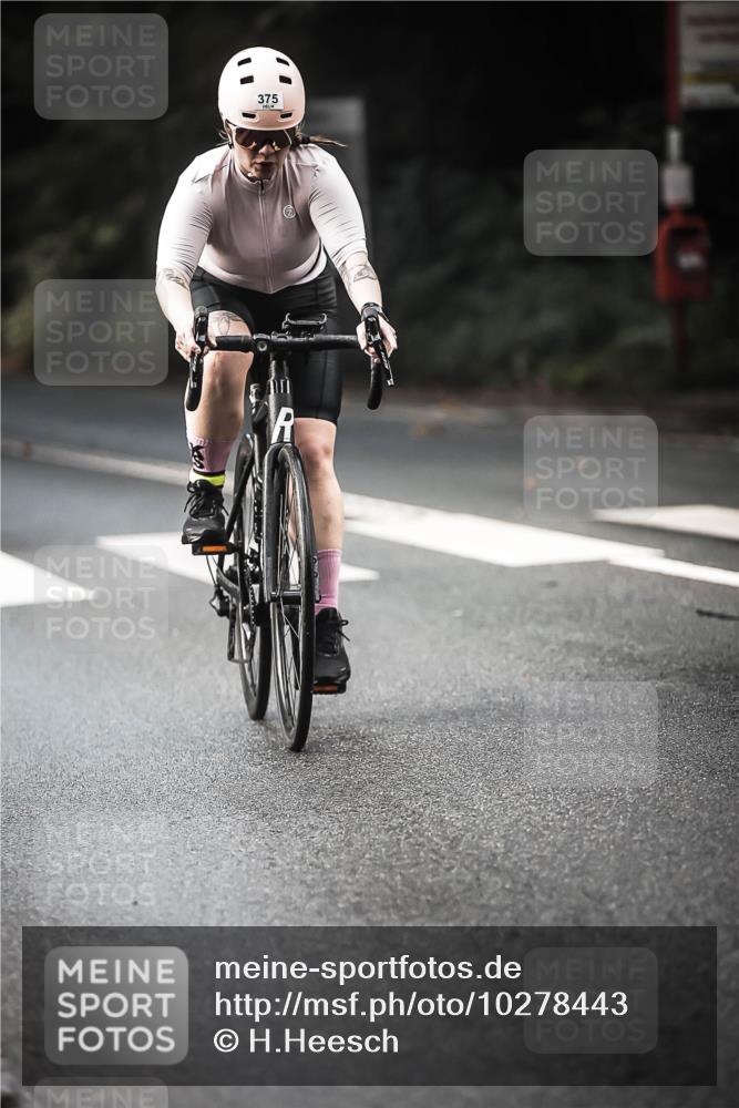 13.09.2026 - Stadtparktriathlon H.Heesch http://msf.ph/oto/10278443 13.09.2026 10:42:27 Radfahren 307, 375, 402, 456 meine-sportfotos.de