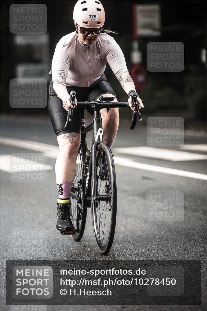 13.09.2026 - Stadtparktriathlon H.Heesch http://msf.ph/oto/10278450 13.09.2026 10:42:28 Radfahren 375, 402, 456, 514 meine-sportfotos.de