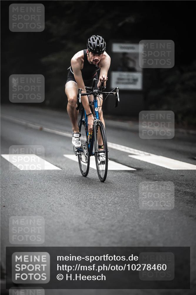 13.09.2026 - Stadtparktriathlon H.Heesch http://msf.ph/oto/10278460 13.09.2026 08:56:09 Radfahren 19, 54, 57, 60, 93 meine-sportfotos.de